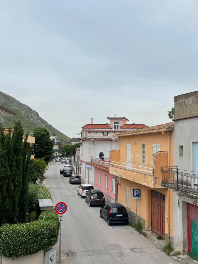 Casa San Francesco Apartment Mondragone Exterior foto